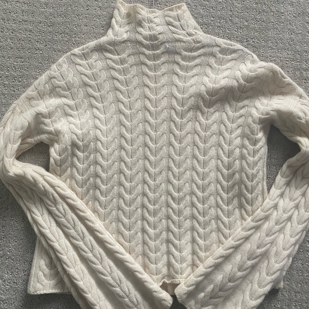 🔥🔥🔥sale sale . Theory sweater 🔥🔥🔥